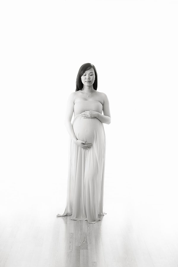 alt=pregnant women, alt=high key maternity, alt=pregnant woman in white dress