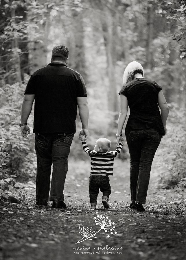 alt=Edmonton family photographers, alt=black and white family picture, alt=outdoor family picture