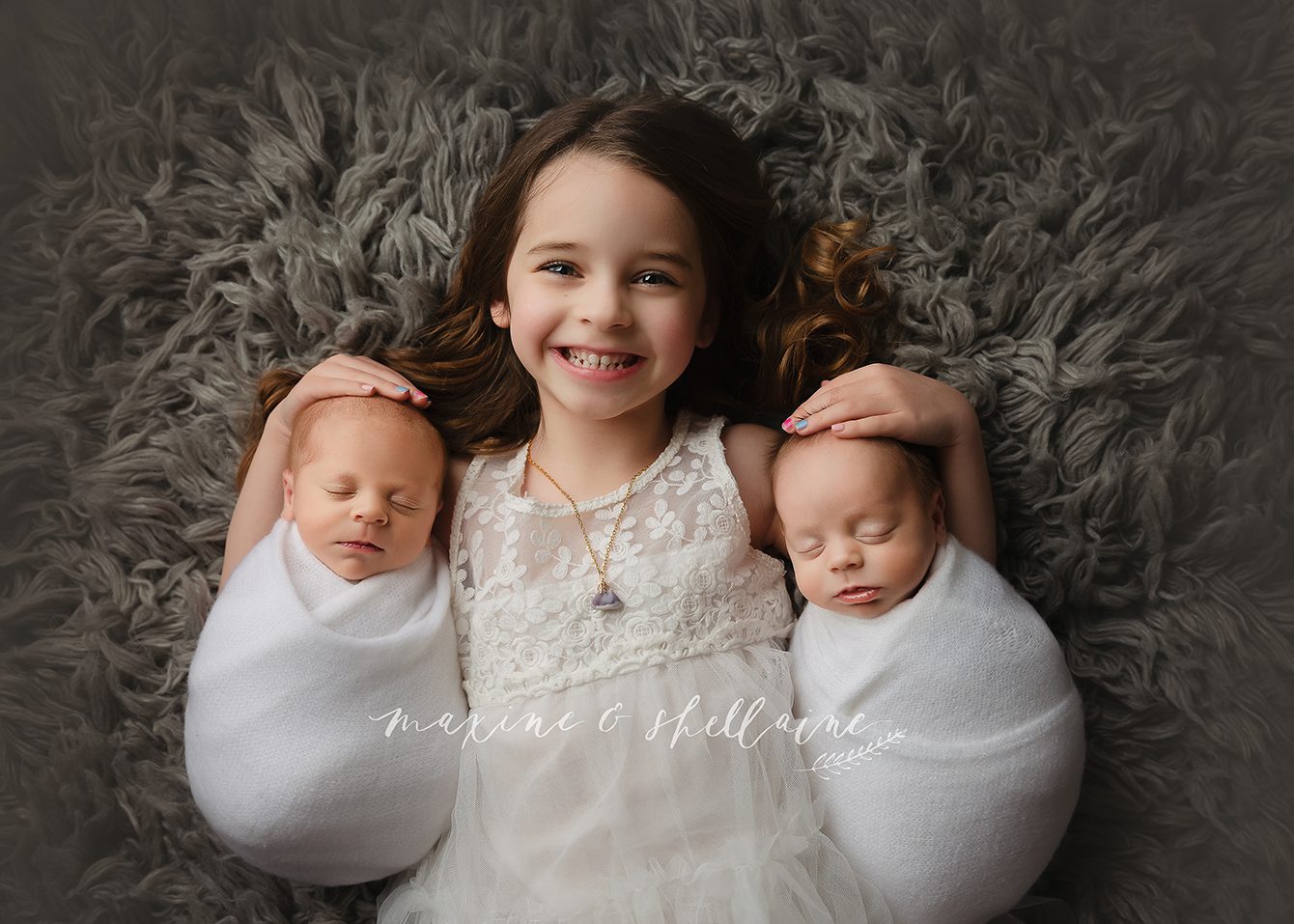 alt=Experienced Edmonton Twin Photographers, alt=twin sessions in Edmonton, newborn twin photo shoots, alt=newborn twins with sibling
